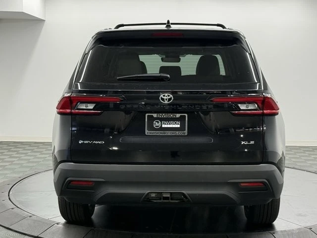 2026 Toyota Highlander - Image 8 of 12