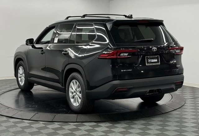 2026 Toyota Highlander - Image 10 of 12