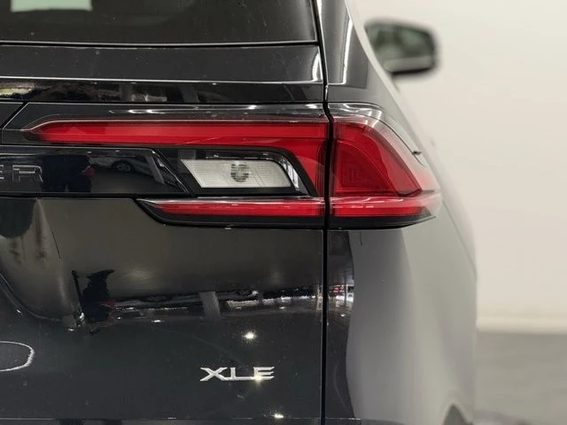2026 Toyota Highlander - Image 7 of 12