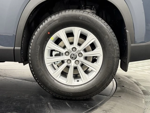 2026 Toyota Highlander - Image 12 of 12