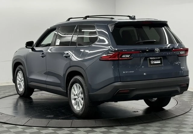 2026 Toyota Highlander - Image 10 of 12