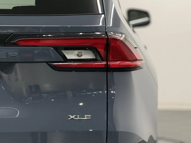 2026 Toyota Highlander - Image 7 of 12