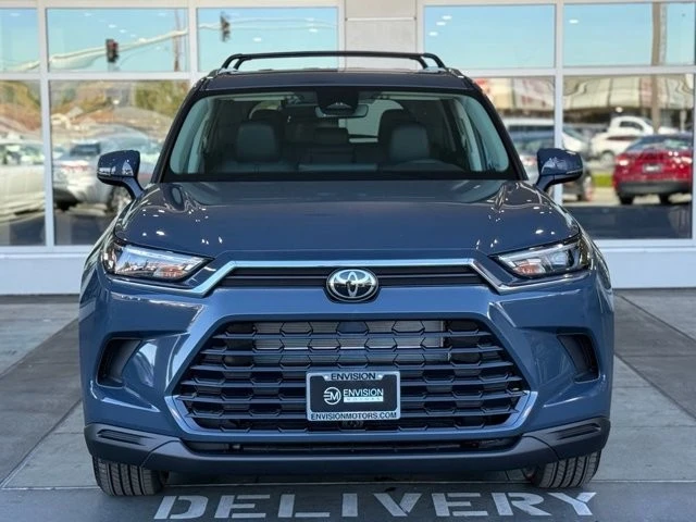 2026 Toyota Highlander - Image 4 of 12