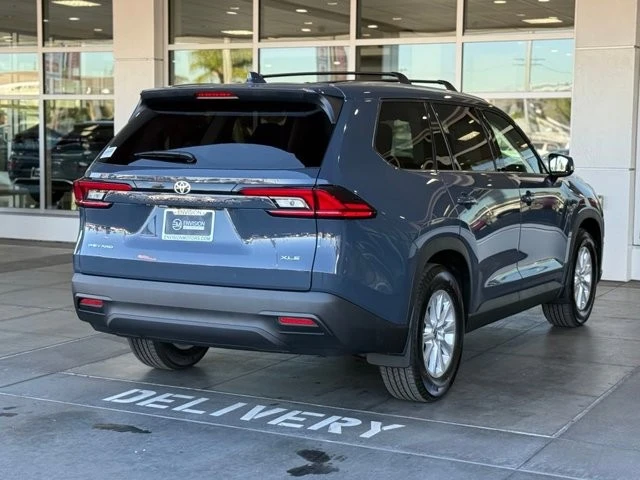 2026 Toyota Highlander - Image 11 of 12