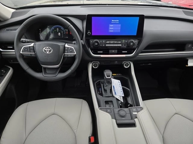 2026 Toyota Highlander - Image 10 of 12