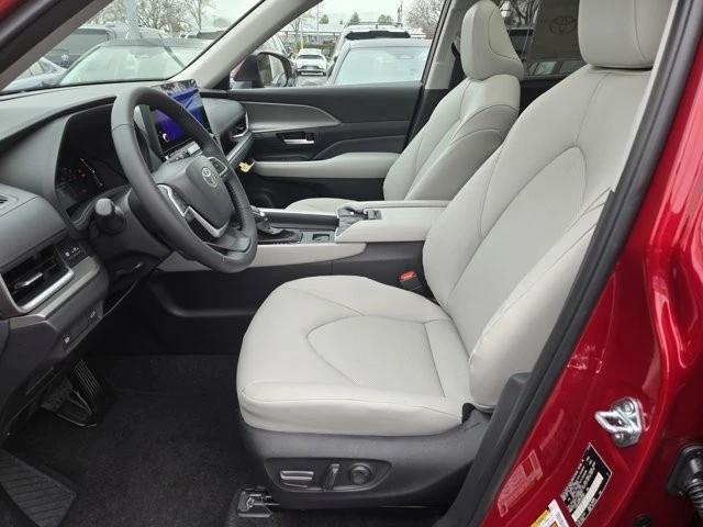 2026 Toyota Highlander - Image 11 of 12