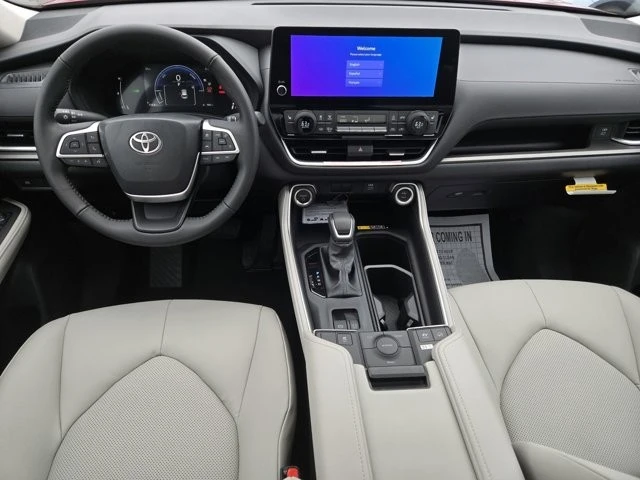 2026 Toyota Highlander - Image 10 of 12