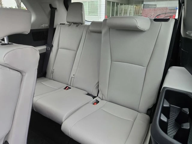 2026 Toyota Highlander - Image 9 of 12