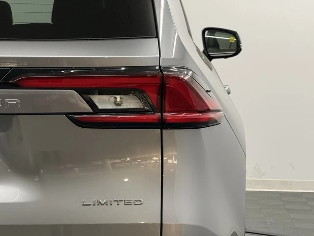 2026 Toyota Highlander - Image 7 of 12