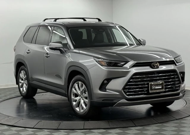 2026 Toyota Highlander - Image 5 of 12