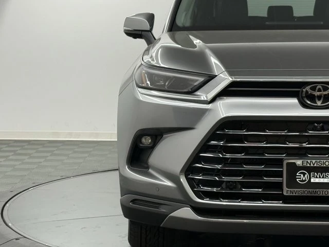 2026 Toyota Highlander - Image 4 of 12