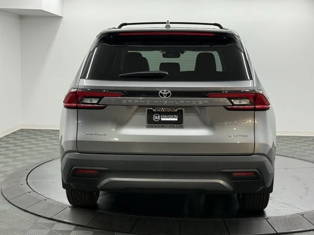 2026 Toyota Highlander - Image 8 of 12