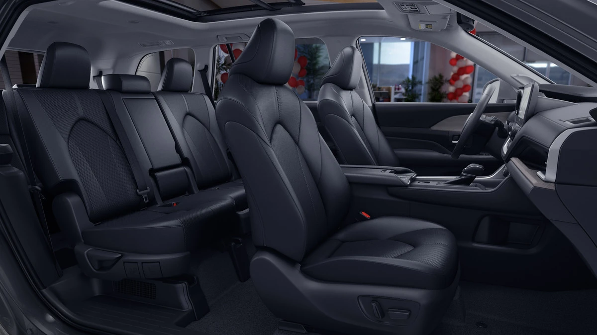 2026 Toyota Highlander - Image 9 of 10