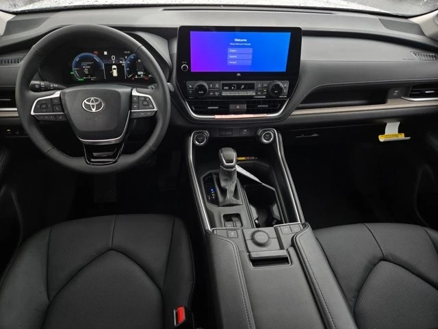 2026 Toyota Highlander - Image 14 of 28