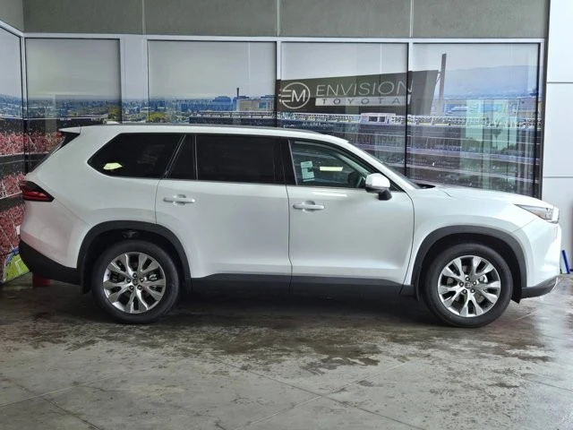 2026 Toyota Highlander - Image 4 of 28