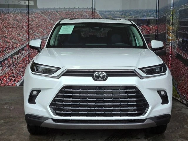 2026 Toyota Highlander - Image 3 of 28