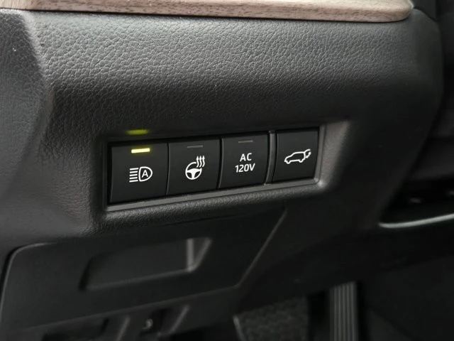 2026 Toyota Highlander - Image 18 of 28