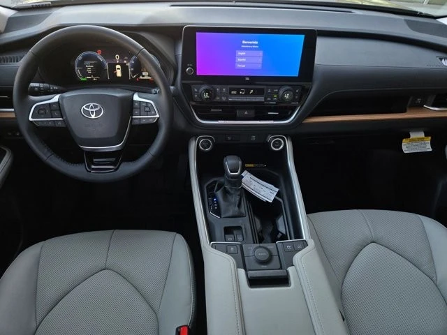 2026 Toyota Highlander - Image 14 of 21