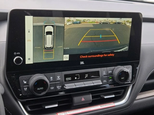 2026 Toyota Highlander - Image 16 of 28