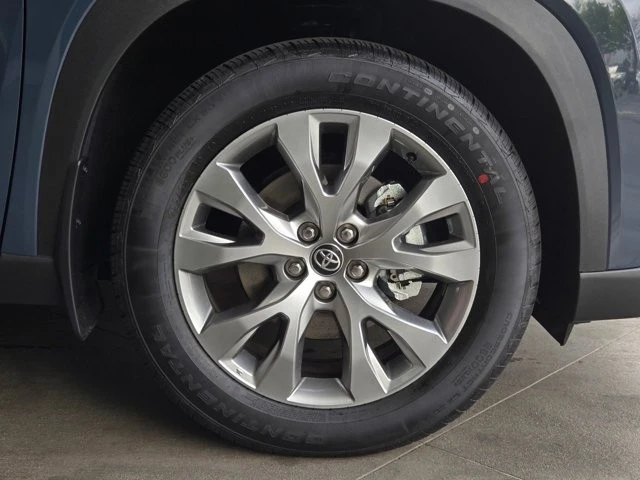 2026 Toyota Highlander - Image 5 of 28