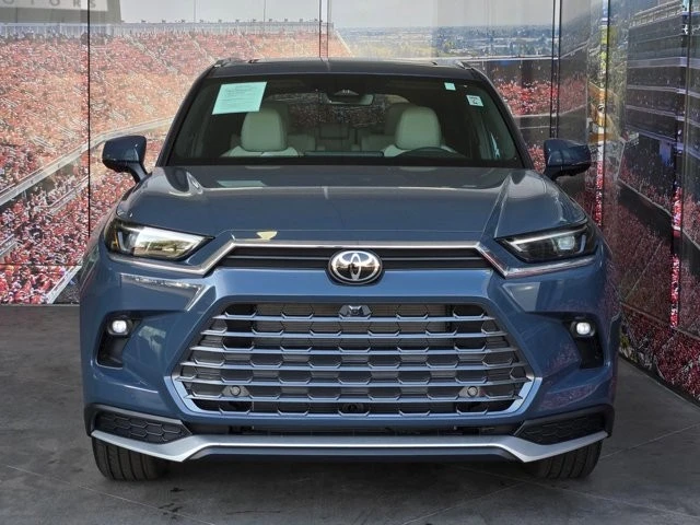 2026 Toyota Highlander - Image 3 of 31