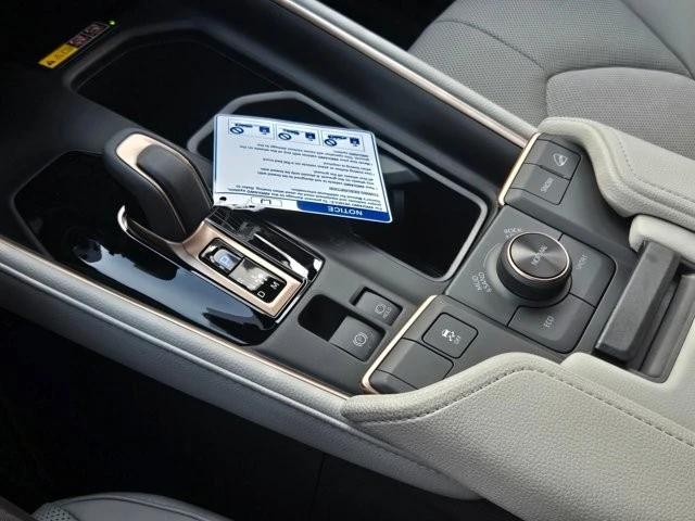 2026 Toyota Highlander - Image 21 of 31