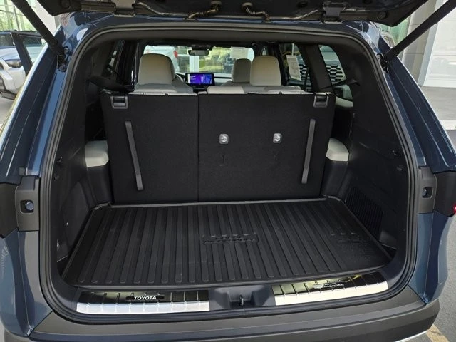 2026 Toyota Highlander - Image 28 of 31