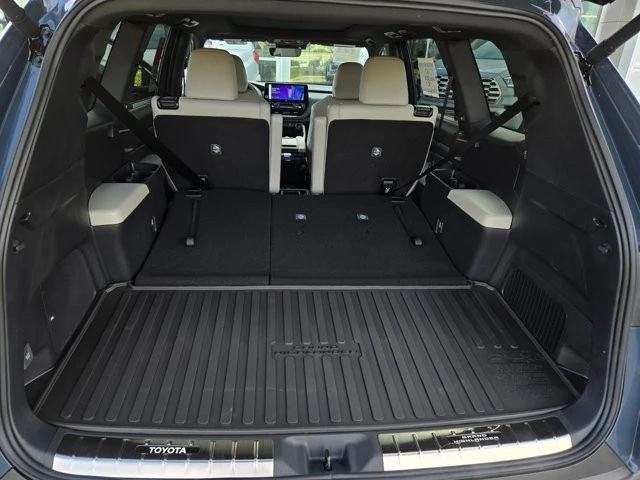 2026 Toyota Highlander - Image 29 of 31