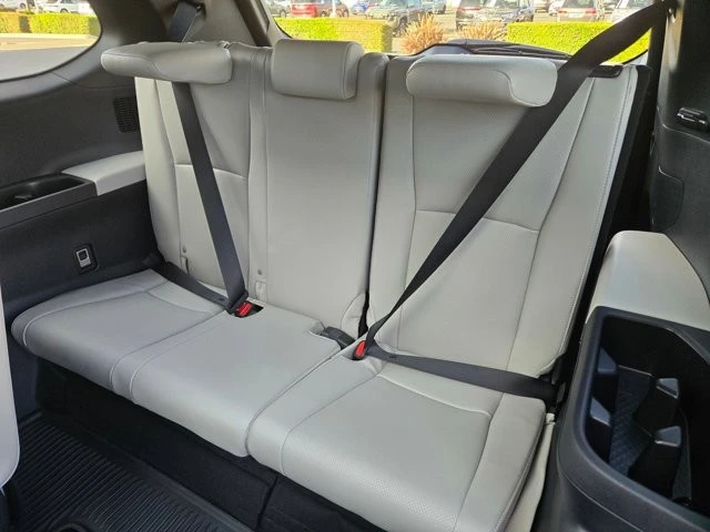 2026 Toyota Highlander - Image 12 of 31