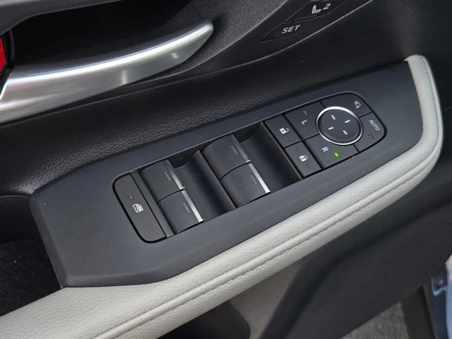 2026 Toyota Highlander - Image 10 of 31