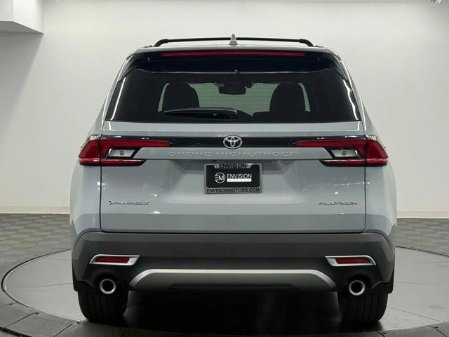 2026 Toyota Highlander - Image 8 of 12