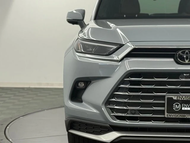 2026 Toyota Highlander - Image 4 of 12