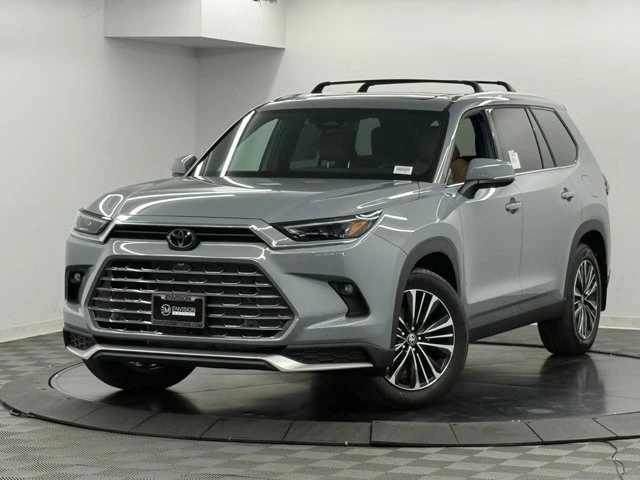 2026 Toyota Highlander - Image 2 of 12