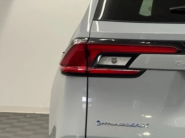 2026 Toyota Highlander - Image 9 of 12