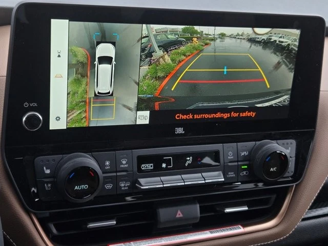 2026 Toyota Highlander - Image 15 of 28