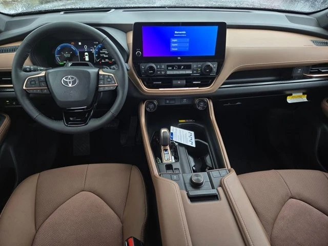 2026 Toyota Highlander - Image 14 of 28