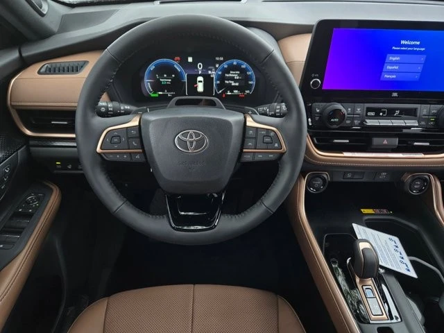 2026 Toyota Highlander - Image 13 of 28