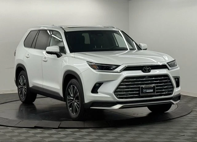 2026 Toyota Highlander - Image 5 of 12
