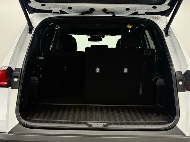 2026 Toyota Highlander - Image 11 of 12