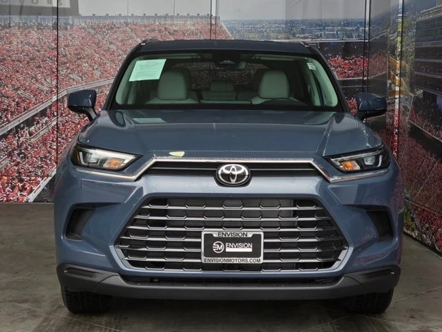 2026 Toyota Highlander - Image 3 of 12