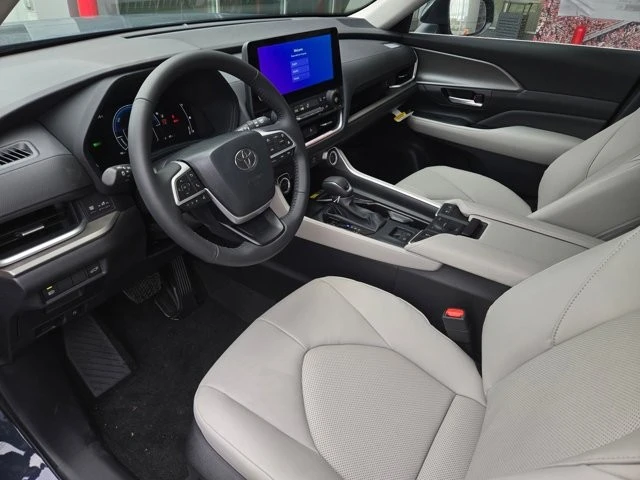 2026 Toyota Highlander - Image 8 of 12