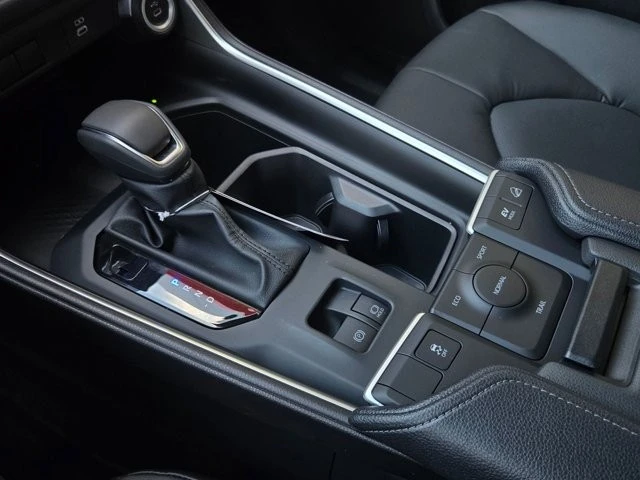 2026 Toyota Highlander - Image 17 of 26