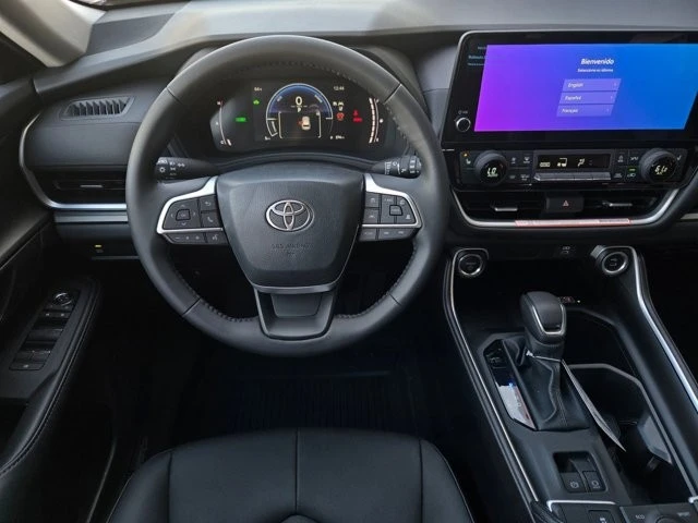 2026 Toyota Highlander - Image 13 of 26