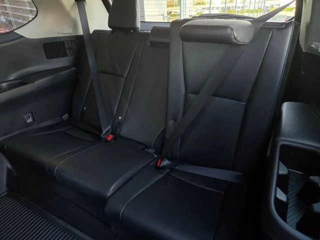 2026 Toyota Highlander - Image 12 of 26