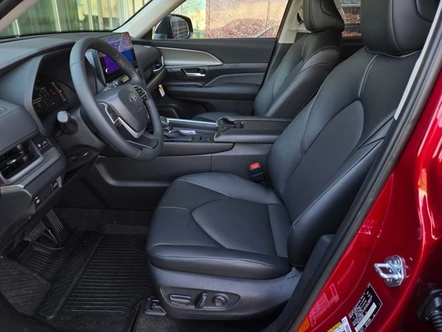 2026 Toyota Highlander - Image 16 of 26