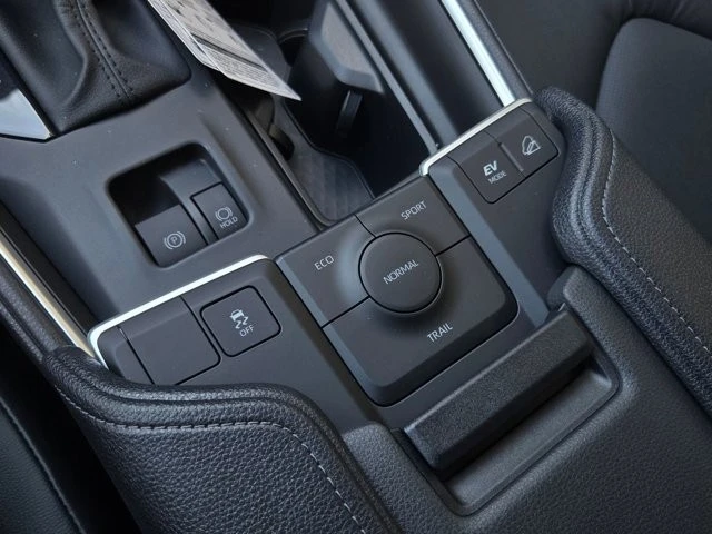 2026 Toyota Highlander - Image 18 of 26