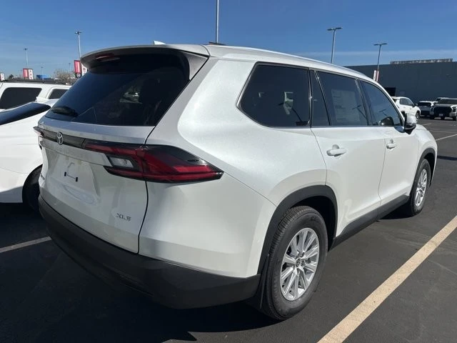 2026 Toyota Highlander - Image 4 of 14