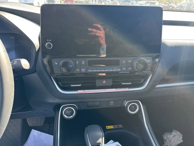2026 Toyota Highlander - Image 11 of 14