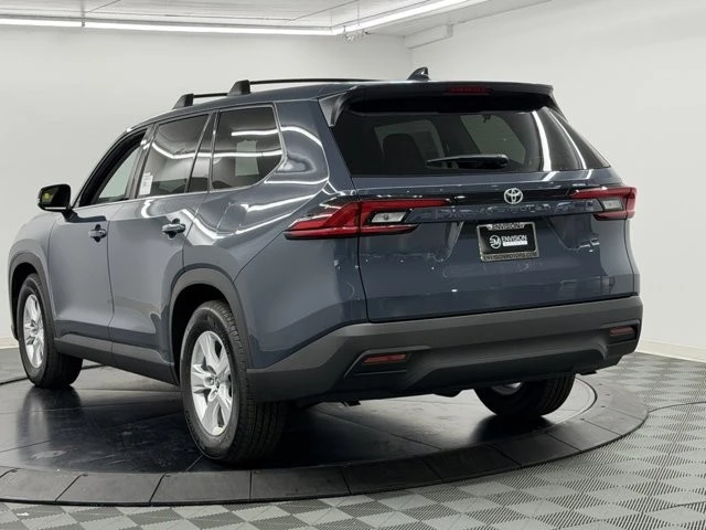 2026 Toyota Highlander - Image 10 of 12
