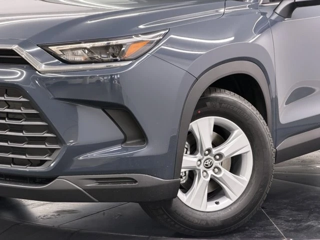2026 Toyota Highlander - Image 4 of 12